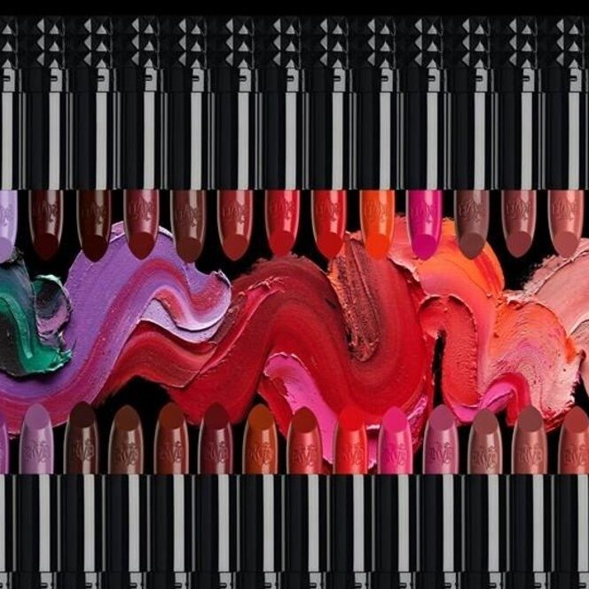 kat-von-d-studded-kiss