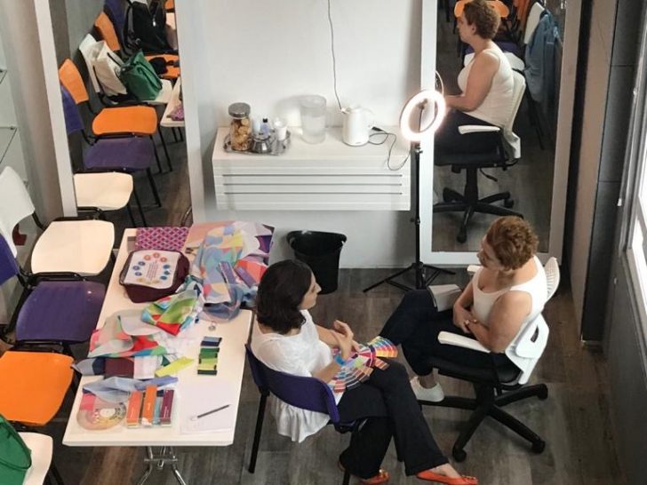 Chloe Gaya Consultoria de Automaquiagem 